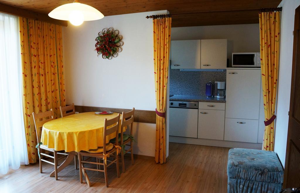 Roasnerhof Apartment Finkenberg Phòng bức ảnh