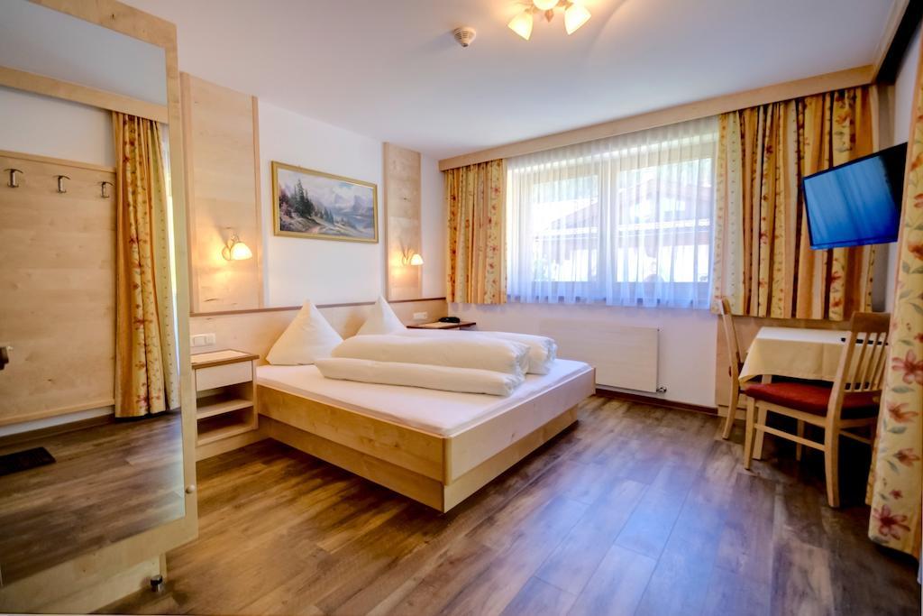 Roasnerhof Apartment Finkenberg Phòng bức ảnh
