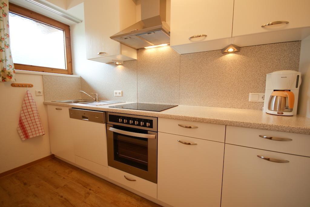 Roasnerhof Apartment Finkenberg Phòng bức ảnh